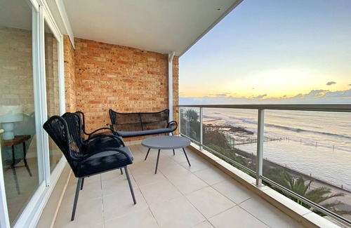Cronulla Appartement | Gobsmacking Views with Direct Beach Access 2