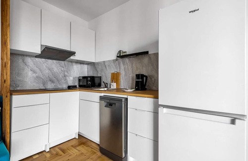 Goclaw Appartement | Gocław Retreat with Balcony - River & Park Nearby by Rentujemy