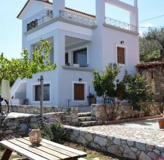 Sourpi Appartement | Goddesses Villa 2 in Nies