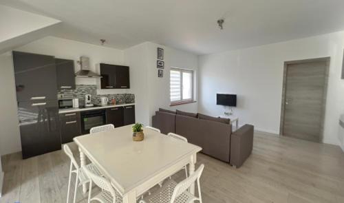 Roux Appartement | Gohysart 51b 1 Bruxelles-Charleroi-airport
