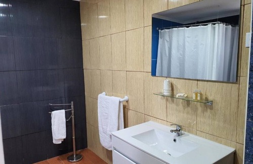 Armamar Maison | Gojim Casa Rural - Family apt (2 Adults + 1 Child)