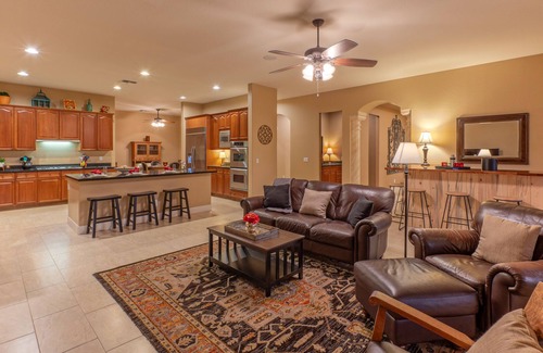 Gold Canyon Maison | Gold Canyon LUX, Mt VIEWS, POOL w/Opt Heat, Spa, Fire Pit, Theater & Arcade, 2 Garage Spaces