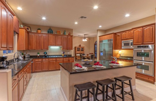 Gold Canyon Maison | Gold Canyon LUX, Mt VIEWS, POOL w/Opt Heat, Spa, Fire Pit, Theater & Arcade, 2 Garage Spaces