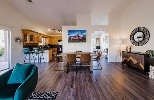 Gold Canyon Maison | Gold Canyon Peaceful Retreat - Private Pool & Hot Tub. Modern, cozy, tranquil!