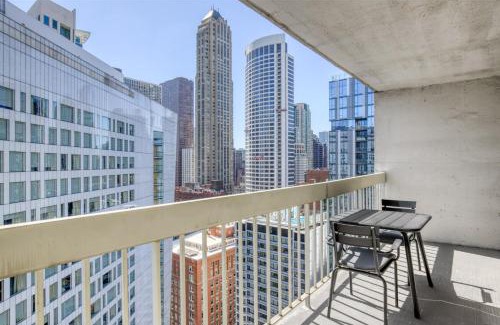 Rush and Division Appartement | Gold Coast 1BR w Gym Terrace nr Lake the L CHI-64