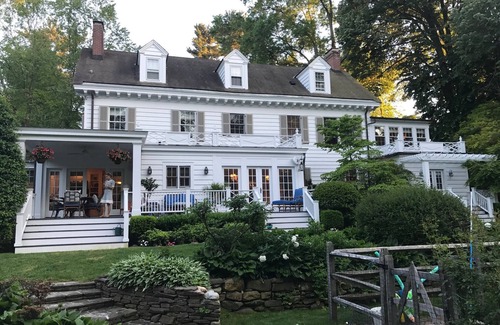 Glen Cove Maison | Gold Coast August Rental
