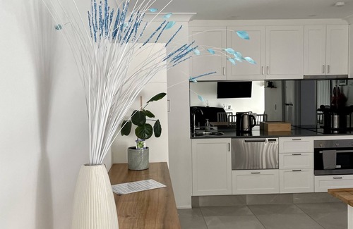 Elanora Appartement | Gold Coast Comfort – Stylish 1-Bedroom Retreat Near Beaches, Cafés & Lake