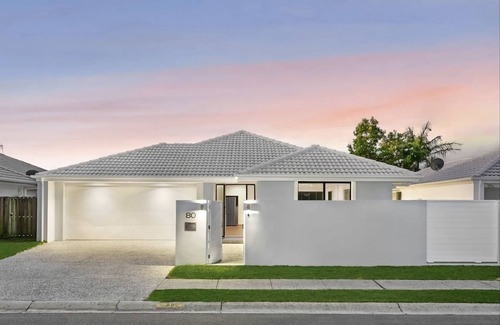 Burleigh Waters Maison | Gold Coast hotspot, close to beach