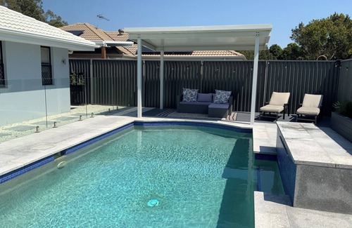 Burleigh Waters Maison | Gold Coast hotspot, close to beach