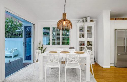 Miami Maison | Gold Coast-Miami Mid-Century Beach Home With Pool