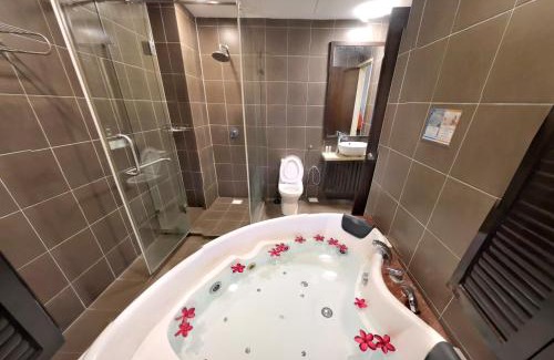 Endah Appartement | Gold Coast Morib Themepark View Studio