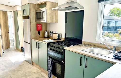 Harvington Maison | Gold Deluxe 2 Bed sleeps 6 Pet friendly