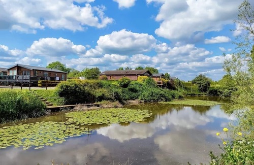 Harvington Maison | Gold Deluxe 2 Bed sleeps 6 Pet friendly