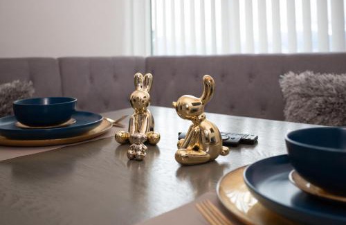 Mata Redonda Appartement | Gold Rabbit at 26, City Views and Wonderland Vibes!