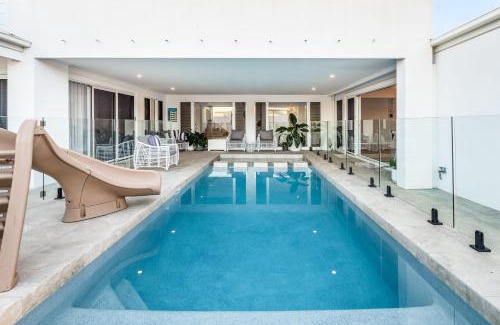 Golden Beach Maison | Golden Beach Ultimate Family Getaway - Pool & Spa