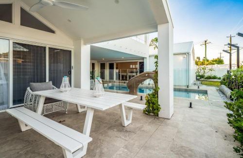 Golden Beach Maison | Golden Beach Ultimate Family Getaway - Pool & Spa