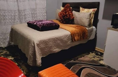 Mahikeng Maison | Golden gate guesthouse 0787391431