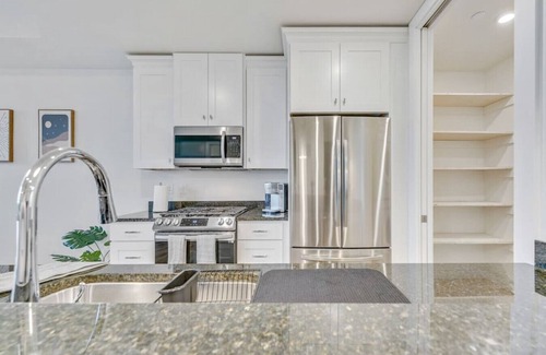 South Bend Appartement | Golden Glow | High Rise | DownTown South Bend ND
