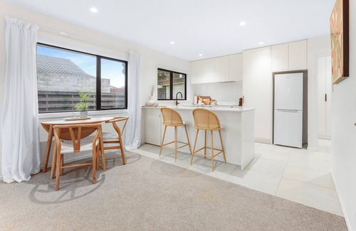 Cambridge Maison | Golden Grove - Cambridge Holiday Home