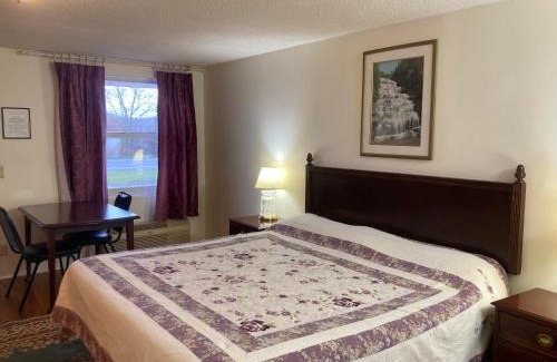 Rock Stream Hôtel | Golden Knight Inn and Suites