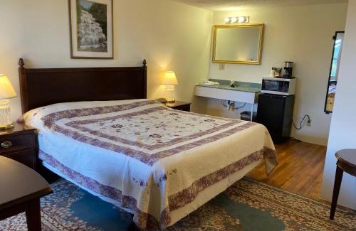 Rock Stream Hôtel | Golden Knight Inn and Suites