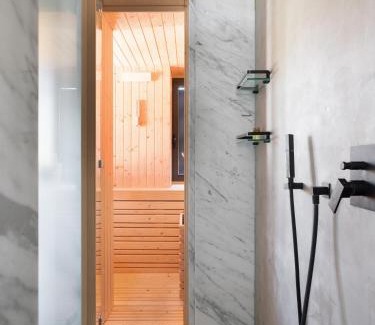 Lido di Camaiore Appartement | GOLDEN LUXE - Dream Villa Sauna & Jacuzzi