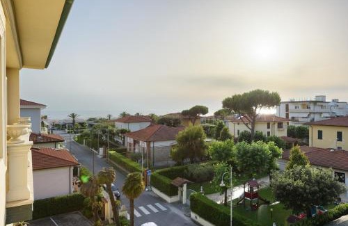 Marina di Pietrasanta Appartement | GOLDEN LUXE - Royal Sea View Private Parking