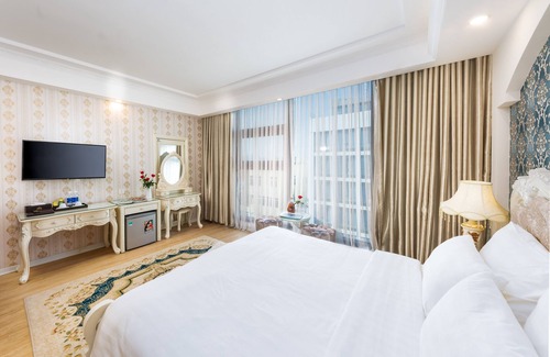Son Tra Hôtel | ⭐ ⭐ ⭐ ⭐ GOLDEN ROSE HOTEL - CÁCH BÃI BIỂN 300M
