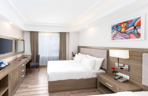Son Tra Hôtel | ⭐ ⭐ ⭐ ⭐ GOLDEN ROSE HOTEL - CÁCH BÃI BIỂN 300M