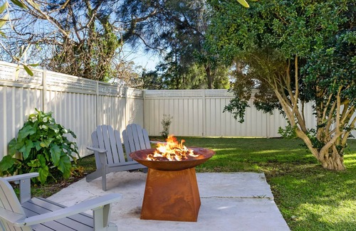 Culburra Beach Maison | Golden Sands - Pet Friendly - 2 Mins Walk to Beach