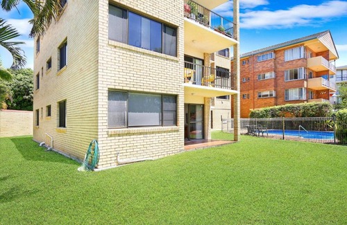 Golden Beach Appartement | Golden Shores Unit 1 21 Landsborough Parade