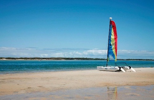 Golden Beach Appartement | Golden Shores Unit 1 21 Landsborough Parade