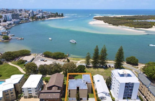 Golden Beach Appartement | Golden Shores Unit 1 21 Landsborough Parade