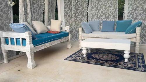 Malindi Lit Et Petit-Déjeuner | Golden Sun Luxury Suites in Villa Golf Club