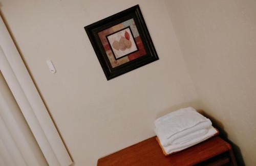 Lawton Appartement | Golden Sunflower's Apt A