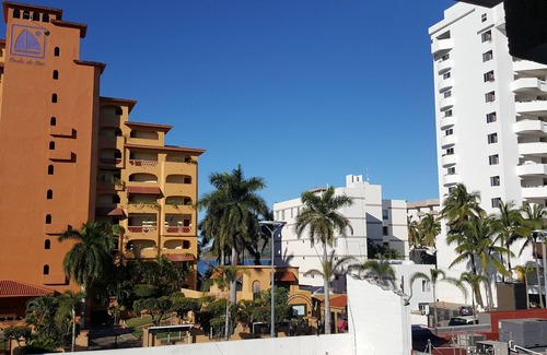 Zona Dorada Copropriété | GOLDEN ZONE ! GORGEOUS 2 BEDRM ACROSS FROM BEACH..... TAMBIEN HABLO ESPANOL !!