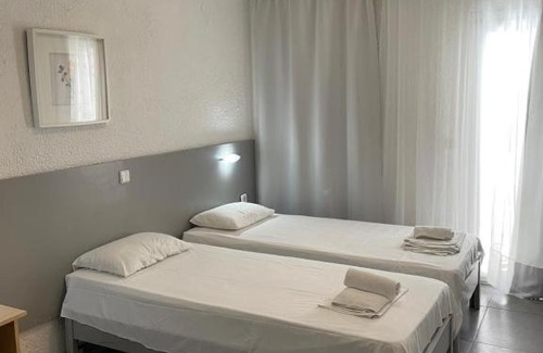 Pefkochori Maison | GoldenWaveRooms