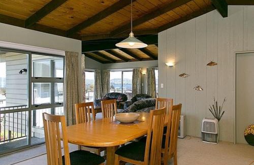 Richmond Heights Maison | Golders Heights - Taupo Holiday Home