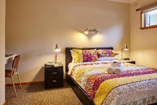 Bright Appartement | Goldfield Holiday Units