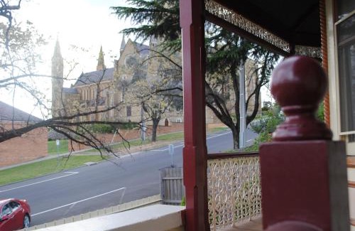 Bendigo Maison | Goldfields Executive House-4BR 3BA Sleeps 8-10 Corporate stays-Bendigo CBD