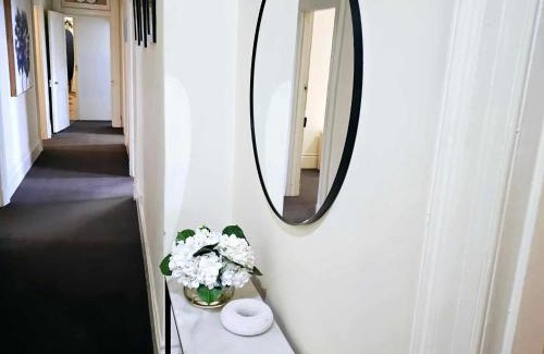 Bendigo Maison | Goldfields Executive House-4BR 3BA Sleeps 8-10 Corporate stays-Bendigo CBD