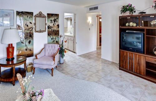 Sun City Maison | Golf Course and Pool Access Quaint Sun City Home
