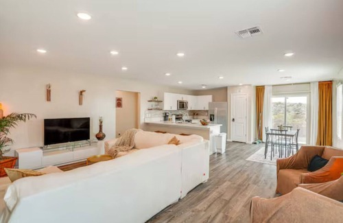 Wickenburg Maison | Golf Course, Mountain Views & Warm Amber Lights Desert Oasis