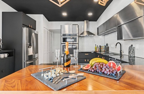 Winchester Maison | Golf Course Villa w/LUX Backyard, Pool, SPA - Close to Strip, LVCC