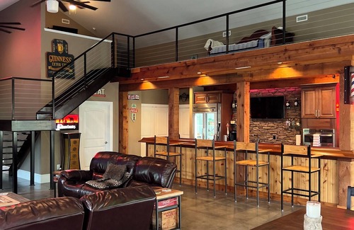 Lemon Springs Maison | Golf Destination w/ Private Driving Range w/ Lights, and Bar.