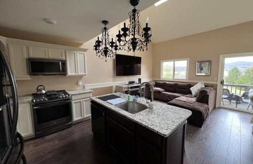 Vernon Copropriété | Golf Front | Mtn Views | Updated | Modern | SPA Shower | SPA Tub | 6 - 4