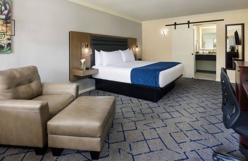 South Scottsdale Station Balnéaire | Golf Getaway! 5 Pools, Free Shuttle Service to Explore Old Town Scottsdale!