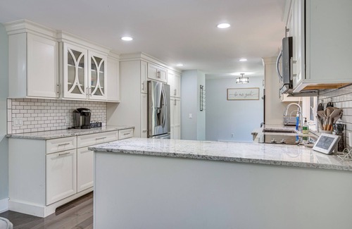 Suncook Maison | Golf, Hike & Explore: Family Home in Pembroke!