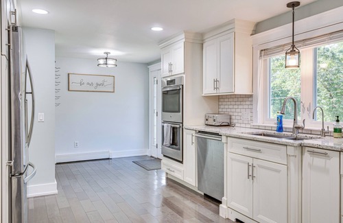 Suncook Maison | Golf, Hike & Explore: Family Home in Pembroke!