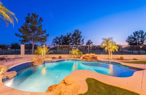 Augusta Ranch Maison | Golf Oasis New Outdoor Kitchen, Pool &4 King Beds